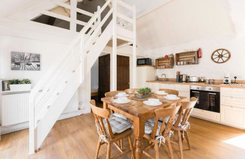 Relaxing Cotswolds Farm Stay - Near Burford - The Parlour - Foto 45