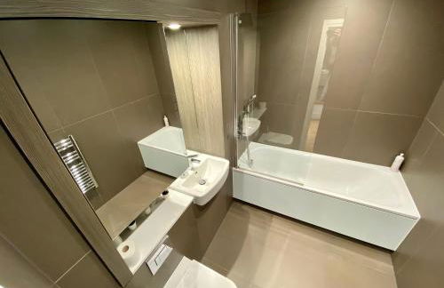 Spacious 2 Bedroom Penthouse Retreat - Foto 17