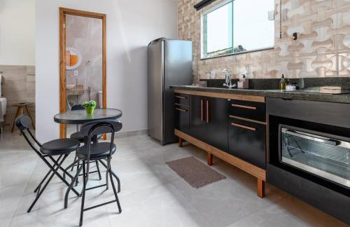 Studio completo com ar, garagem e varanda espaçosa - Ideal para 3 pessoas - Foto 6