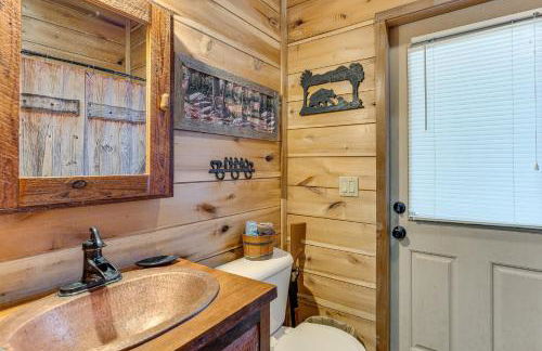 Deck and Sauna Avalon Woods Riverfront Retreat - Foto 22