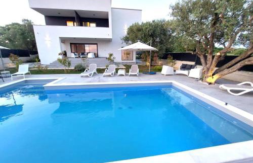 CROWONDER Sun Dance Apartments with Heated Swimming Pool Seaview and Garden - Foto 68