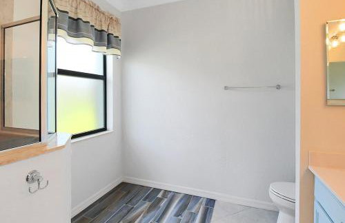 Gorgeous Lakefront Villa in Gran Paradiso - Seabird Villa - Photo 30