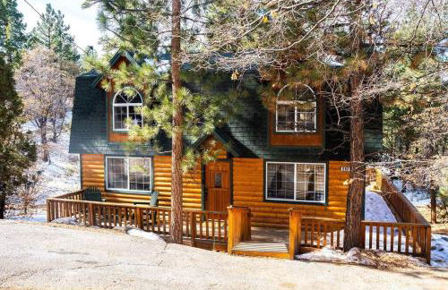 Pine Den Cabin: Arcade+Fire Pit+BBQ - Foto 76