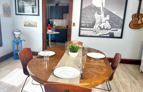 Sleep with a Lion!! 6 bedroom house, near downtown, Ohio city Tremont! - Foto 63