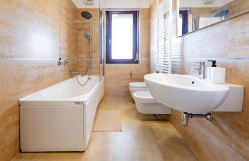 GuestHost - Bright Apartment with Terrace - Photo 21