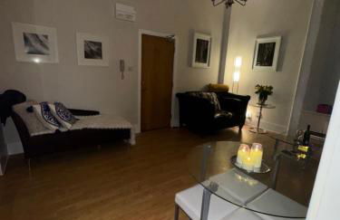 NEWLY REFURBISHED NOV 2025 Chic City Stay In Jesmond Apartment - Photo 5