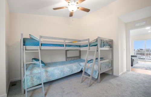 Robert's Retreat - Brand new home w/ gorgeous water views! - Foto 34