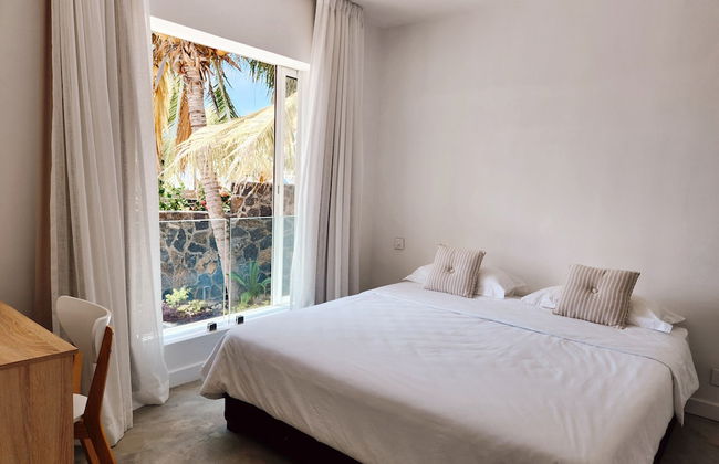 Luxury beachfront villa with private pool and cozy Pavillon with private jacuzzi on rooftop terrace - Photo 9