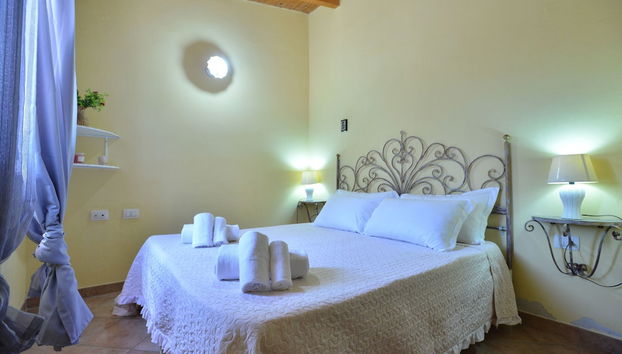 IzzHome Nora Beach - Photo 2, Chambre