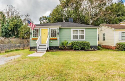 Sunny Midtown Cottage- Midtown Mobile - Photo 16