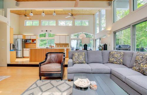 Modern Waterfront Home - 1 Mi to Cave Point Park! - Photo 5