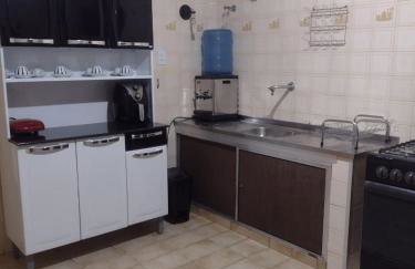 Apartamento amplo 10 mim da praia - Foto 45