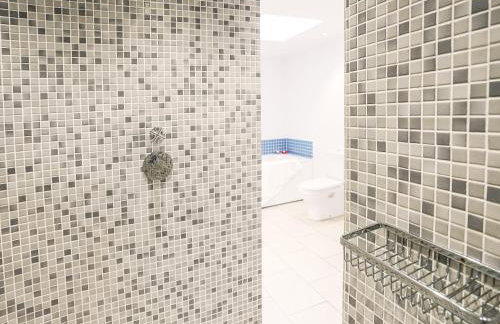 The Workshop by The Suffolk Cottage Collection - Photo 6