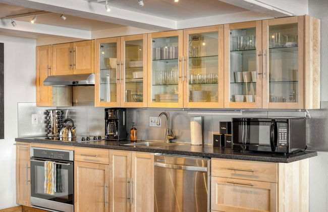 Chickaree & Chickadee Buyout by Avantstay 2 Sister Cabins - Photo 3