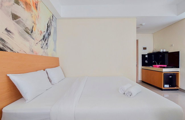 Homey And Comfort Studio Apartment At B Residence - Foto 5