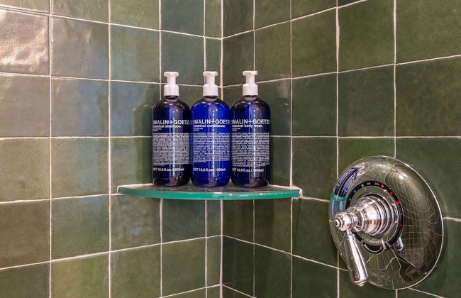 The Continental, powered by Placemakr - Downtown - Market Square - Photo 67