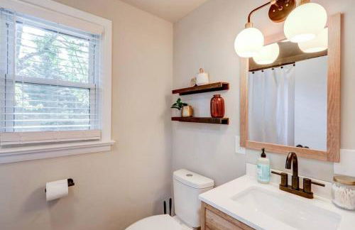 New cozy home near Outlets & Amish Country - Photo 12