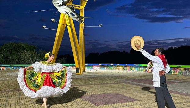 Tour panorámico por Neiva + Clase de baile folclórico - Foto 4, Durante la clase de baile folclórico