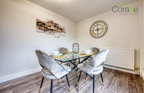 3 Bedroom Blissful Living for Contractors and Families by Coraxe Short Stays - Photo 31