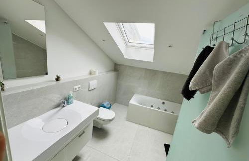 Große FerienWohnung 3 Schlafzimmer Neubau Gästehaus 120m2 - Foto 14