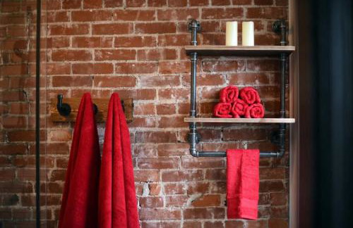 HostWise Stays - Prime Location in Lawrenceville, Exposed Brick 2BR Home - Foto 36