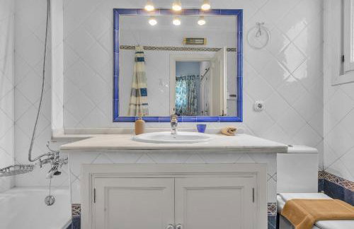 Villa Arin - Beachside Family Home by Finest Rentals - Photo 25
