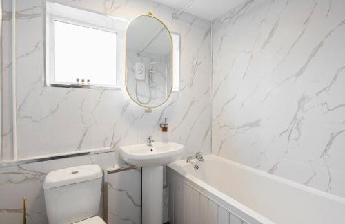 The Studio, Luxury 3 Bed Home with Parking - Foto 22