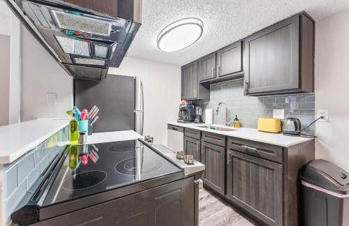 SoCo Chic Apartment Suites Close to Downtown - Foto 35