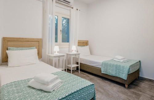 Chrisi Holiday Home - 500 sqm Private Gardens & Nature View - 300m by the sea - Photo 39