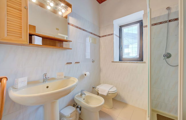 Al Peveri - Private Parking & Near Lake - Foto 14