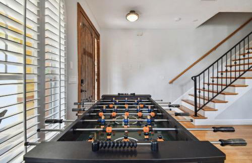 Tampa Private Large House, Game Room & Backyard - Sleeps 12, 4bdr, 3bth, Quiet Community, Near Everything in Tampa & St Pete - Foto 16