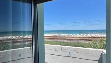 vistamare con terrazzi, giardino e parcheggio - Foto 2