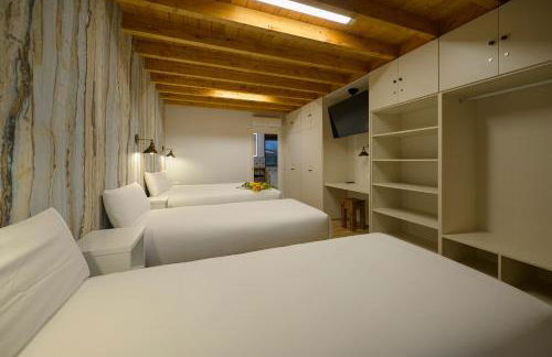 Piscina climatizada y cubierta 365 dias en Casa Rural con Encanto El Puentuco una de las casas mas valoradas de Cantabria - Foto 72