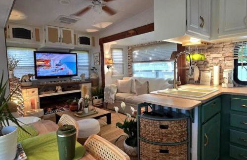 1 Large Bedroom Outdoor Patio - Photo 44