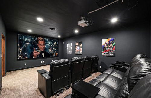 Luxury Estate, Sleeps 24, Sonoran by HomeStakes Stays - Foto 45