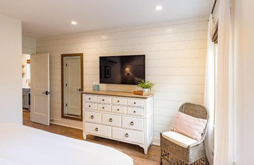 Kildahl House - Boutique Farmhouse Suite #1 - Photo 3