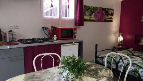 Gite des 2 arbres de la sagesse , agréable chalet avec spa privatif - Foto 3