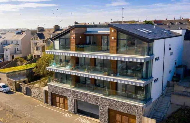 No2 Sandy Bay , Luxury Beachfront Apartment - Foto 1