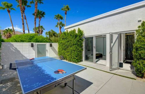 Palm Springs Luxury Home With Pool and Next to Downtown & Airport - Photo 6