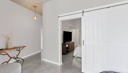 Modern 3 bedroom condo in downtown w free parking - Foto 3