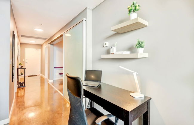 Downtown Condo w Incredible Views and BBQ - Photo 16