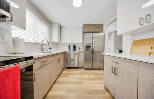 Oneluxstay 3BR Home Near the Beach - Foto 43