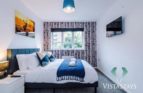 Spacious 3BDR House By Vista Stays Short Lets & Serviced Accommodation Salford With Pool Table & Free Parking - Photo 24