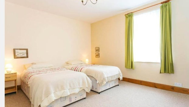 3 bed rooms 2 en-suite - spacious with 90sqm garden - self check in - pet friendly - Central, near beach - Foto 2, Profilbild