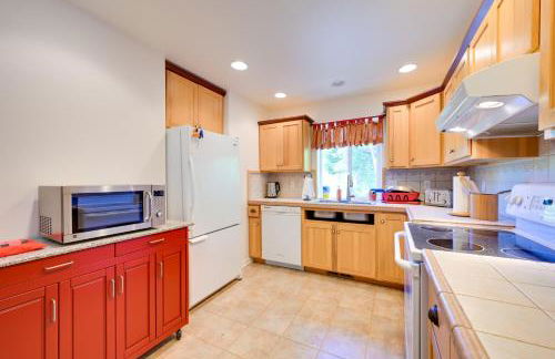 Chehalis Retreat with Scenic Views! - Photo 13