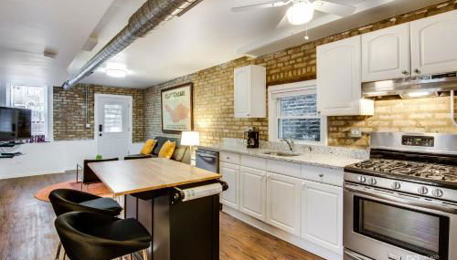 Quiet Comfort in the Big City, Just Steps to the Blue Line apts - Foto 4