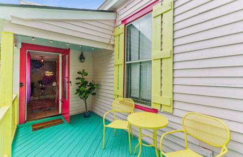 Uptown Colorful Cottage by the Riverwalk - Foto 25