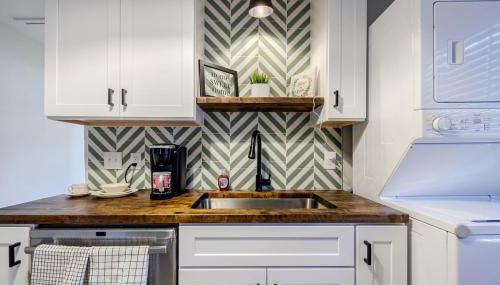 5 min Grant park with Fenced Yard Parking Pet Friendly - Foto 5