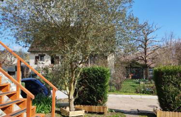 La Cachette Maison 6 personnes 3 chambres avec jardin - Foto 5