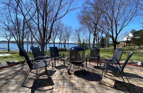 Immerse in Luxury Grand 5BR Lakefront Haven Views - Foto 27
